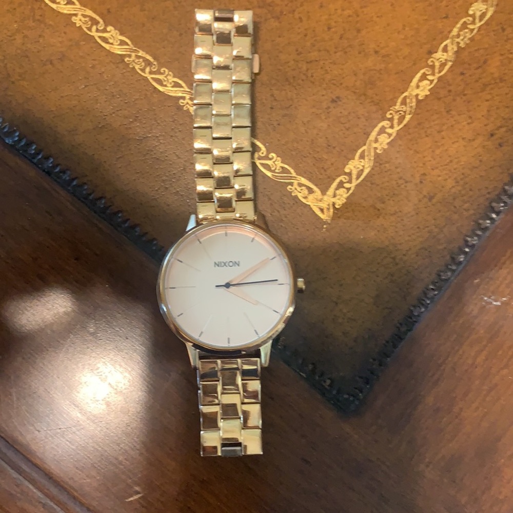 Nixon watch . Rose gold . Brand new100%authentic - Picture 3 of 6